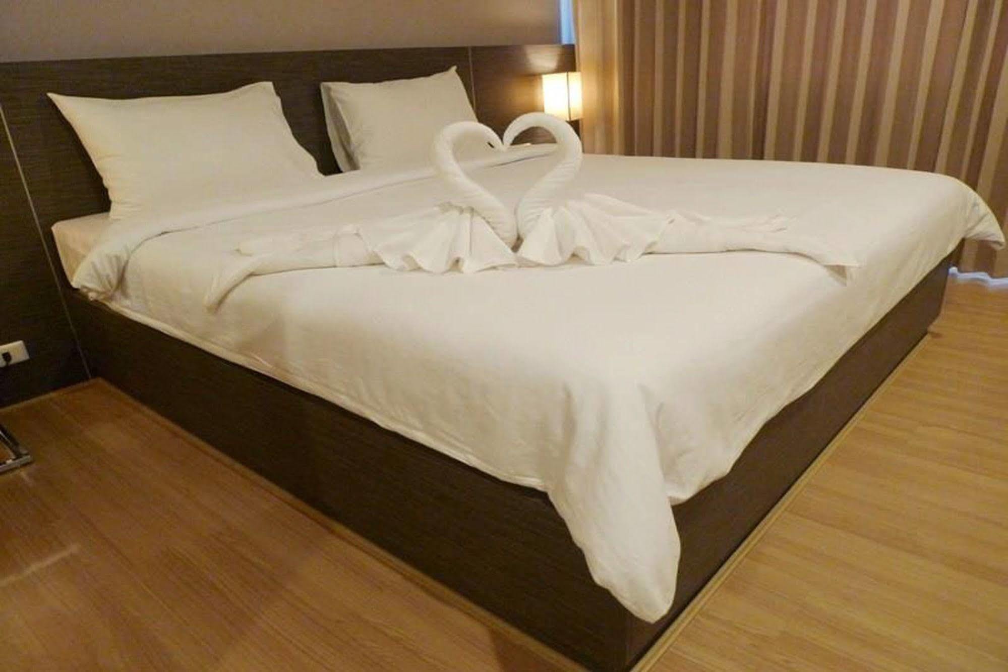 Leosor Hotel Nakhon Ratchasima Bagian luar foto