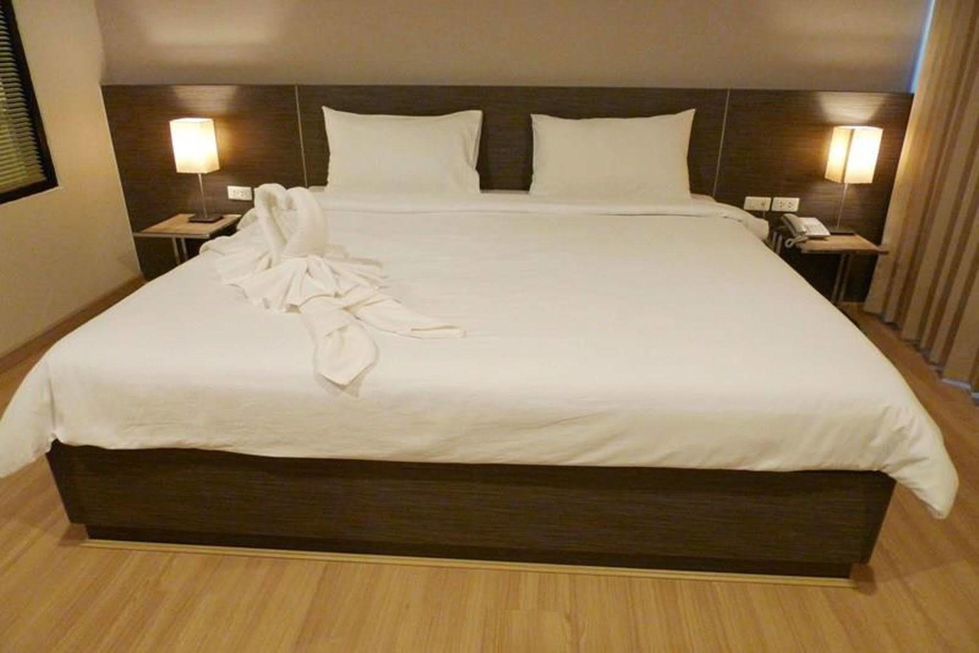Leosor Hotel Nakhon Ratchasima Bagian luar foto