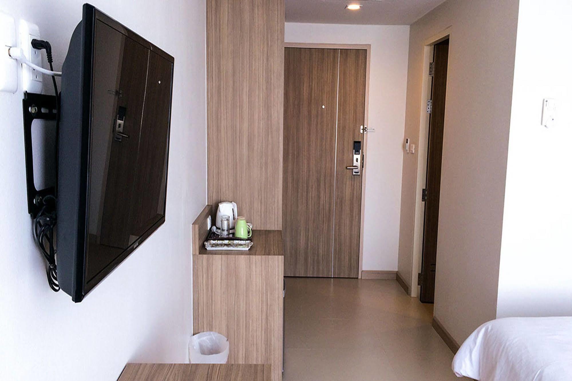 Leosor Hotel Nakhon Ratchasima Bagian luar foto
